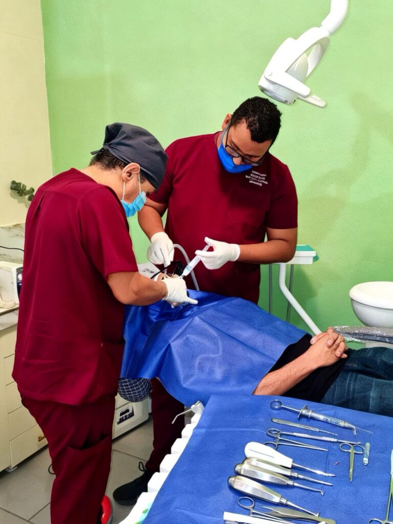 Dr. Ernesto Torres